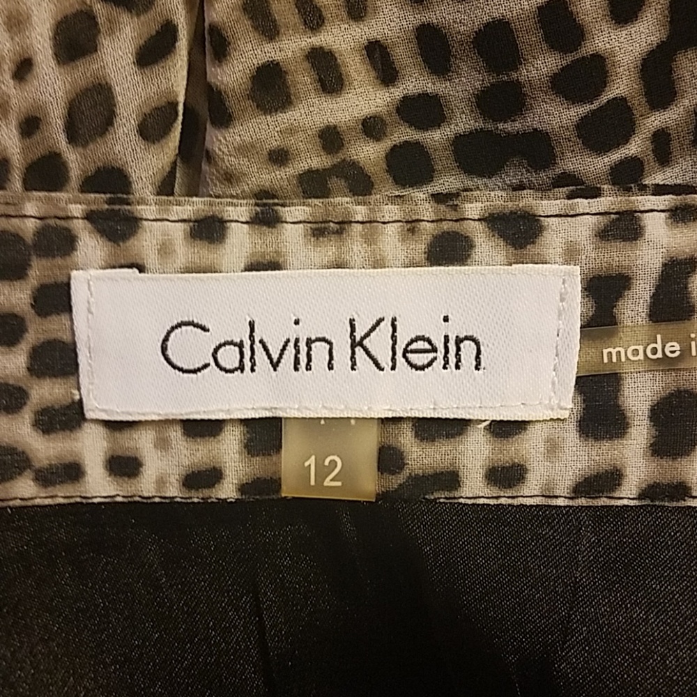 NWOT Calvin Klein skirt w/mini-giraffe-type print - Picture 2 of 5